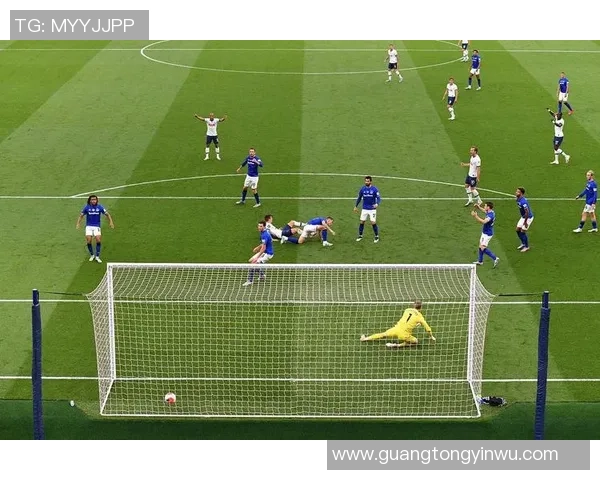 南京足球队盯防革新探索新战术提升整体防守实力与比赛竞争力