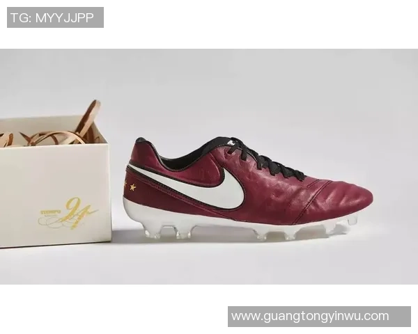 足球明星款限量红酒闪耀登场品味与激情的完美结合