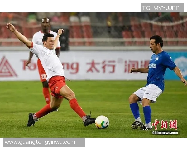 当今足球明星现役风采大揭秘精彩瞬间回顾与分析 当今足球明星现役风采大揭秘精彩瞬间回顾与分析