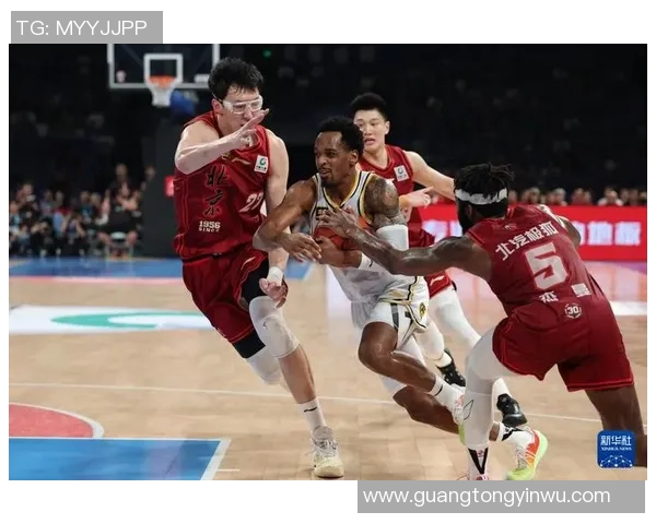 杭州篮球队在总决赛积分榜上以58分稳居第一名展现强大实力 杭州篮球队在总决赛积分榜上以58分稳居第一名展现强大实力