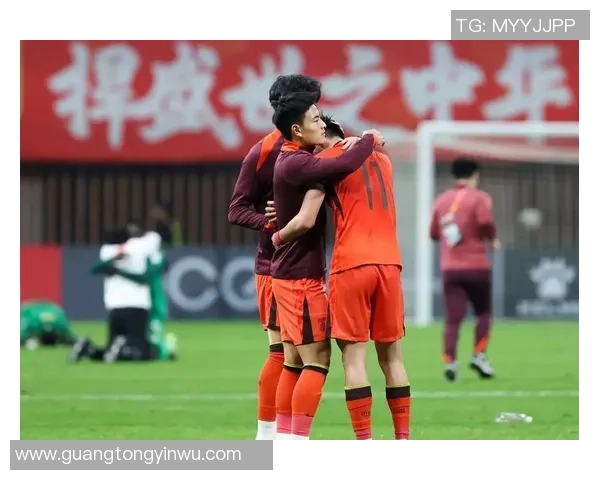 足球明星如何用心照顾粉丝情感与需求的真实故事与感人瞬间 足球明星如何用心照顾粉丝情感与需求的真实故事与感人瞬间